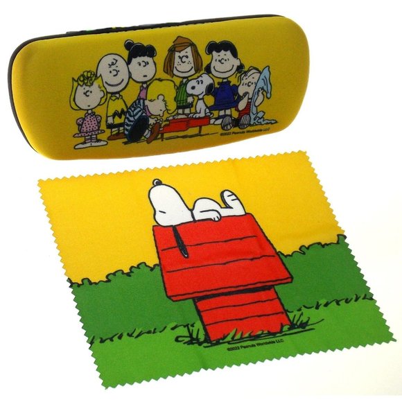 Peanuts Snoopy Eyeglass Hard Case Lens Cloth Licensed Eye Sun Glasses Padded - Picture 2 of 5